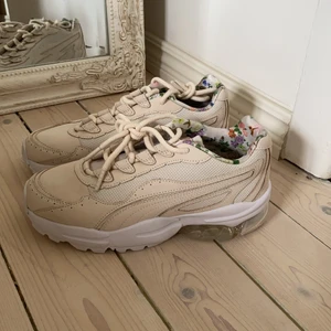 Puma sneakers OANVÄNDA - OANVÄNDA  PUMA x TABITHA SIMMONS Cell Stellar Women's Trainers. Storlek 39. Nypris 1700kr.