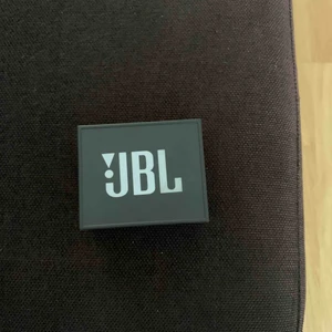  - säljer min JBL högtalare för 250 då nypris är 600!! säljer den pågrund av att jag aldrig använt den!! köparen står för frakten