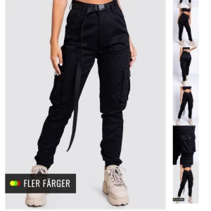 Svarta Cargopants - Säljer dessa cargopants ifrån Madlady då det har blivit för små för mig💞 köpta för 499 kr men säljer för endast 125kr:)