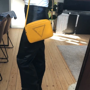 Guess väska  - Ny Äkta guess väska, aldrig använd 