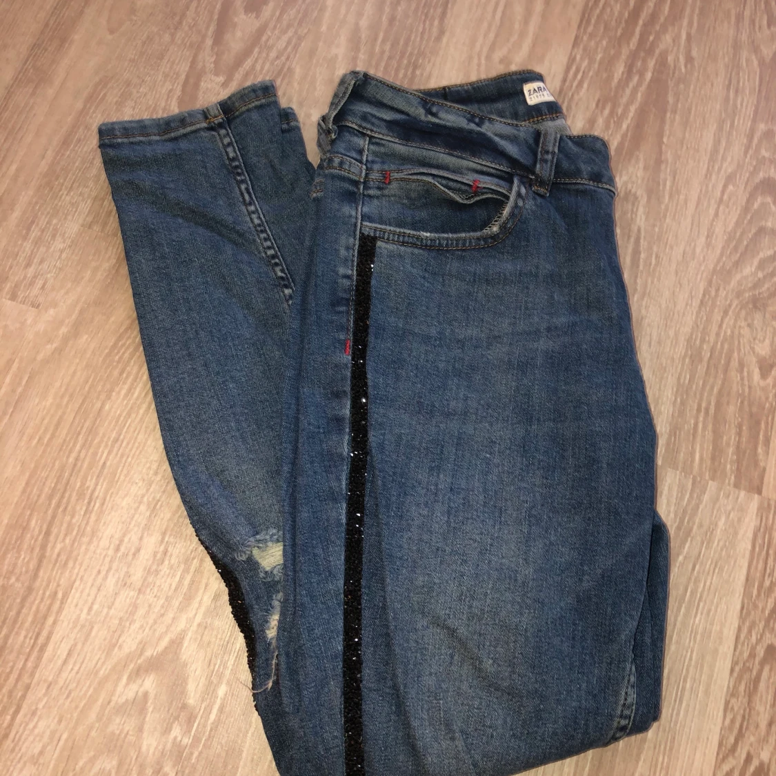 Zara jeans med detaljer 