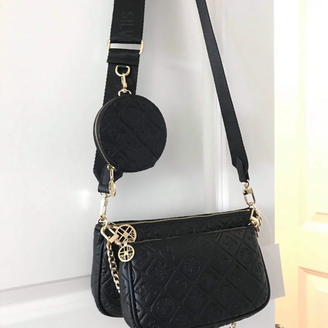 Oanvänd skinnväska, helt ny - 90