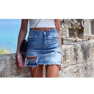 Kjol storlek 36 - Jeanskjol i storlek 36, säljes för 120kr.