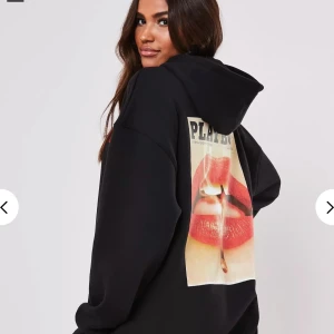 Oversized hoodie - Säljer en hoodie från Missguided. Aldrig använd. Säljs då den var för stor. Köparen står för frakten. Nypris: 700kr