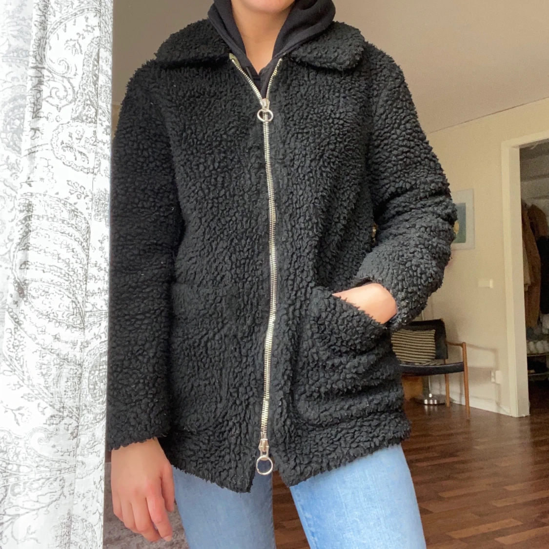 Svart teddyjacka 