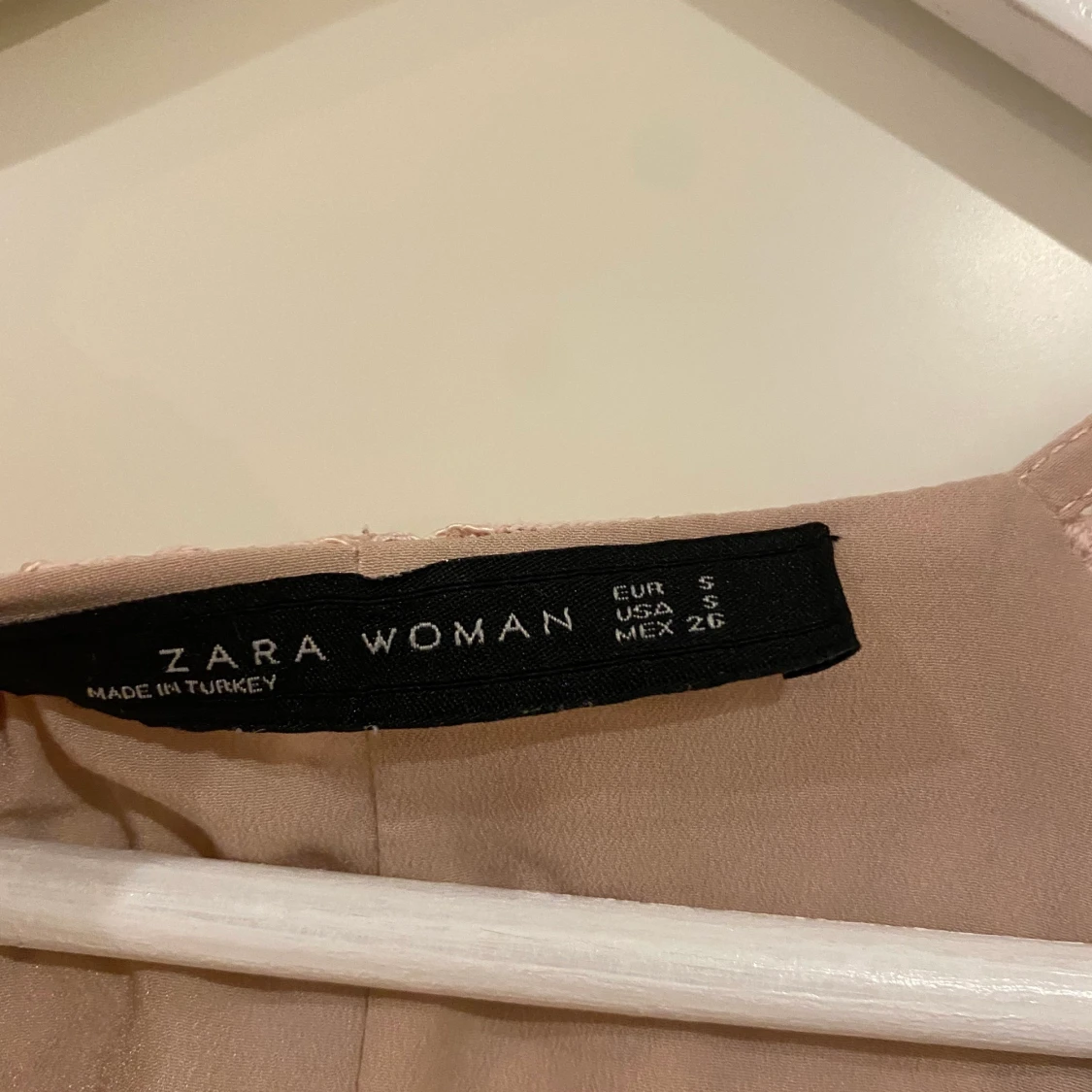 Rosa klänning i spets från zara, Small  - 91