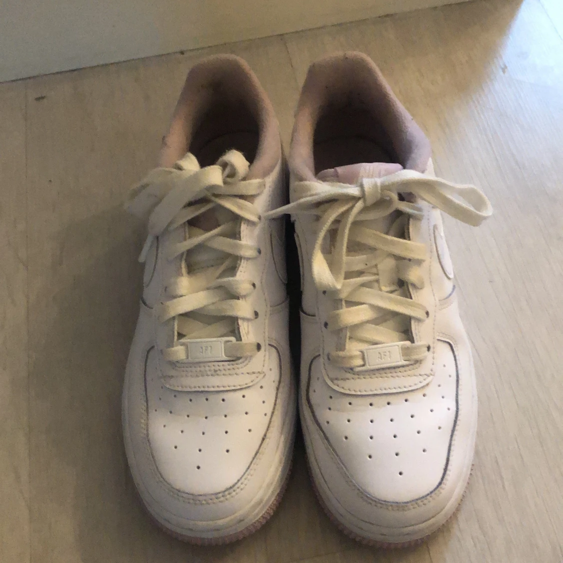 Nike vit/lila stl 36 - 90