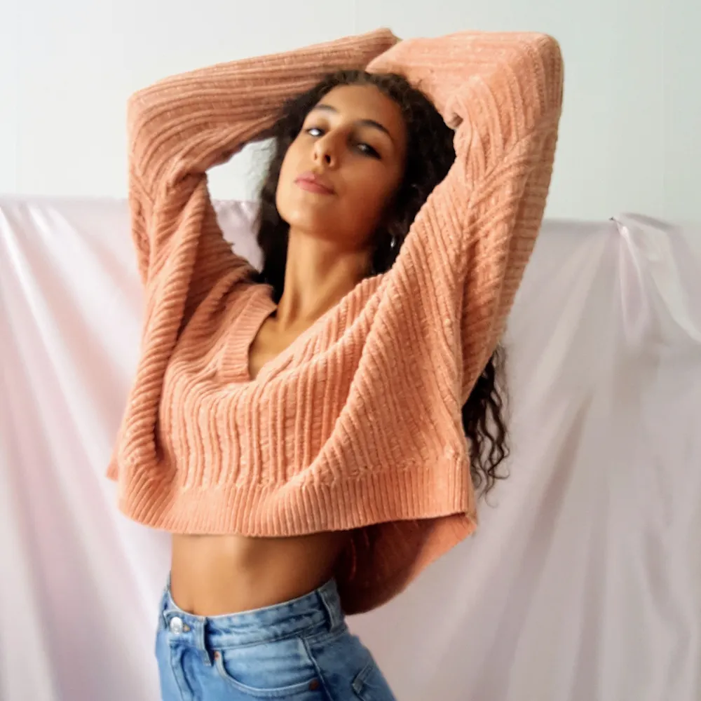 🦋 SUPER SOFT PEACH KNIT FROM SILENCE+NOISE  ▪Size EU 36 / UK 8 / US 3 ▪Condition 10/10  🙋🏽‍♀️MY MEASUREMENTS ▪Height 161cm / 5'3