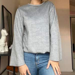 Grå len/pälsig tröja från Zara, Stl S