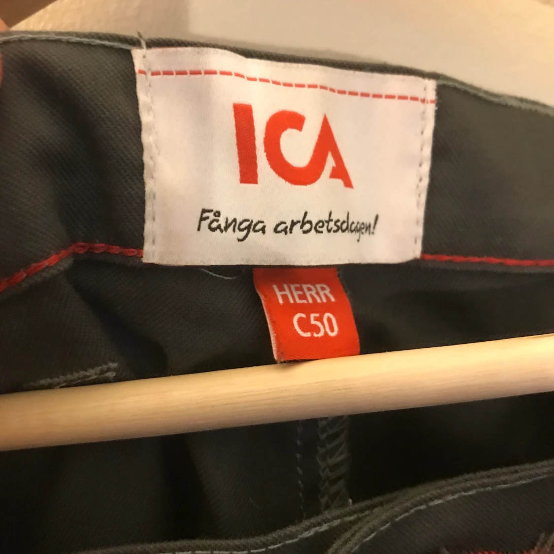 Gråa cargobyxor - 91