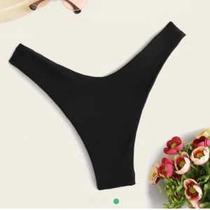 SÖKER. Bikinitrosor i den formen xs/s/m - Söker bikini trosor i den formen, färg spelar ingen roll, xs/s/m