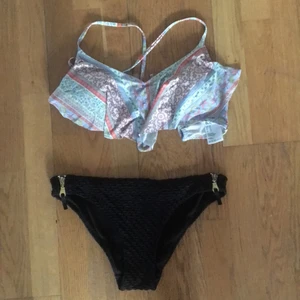 Bikini  - Säljer denna bikini då den inte kommer till användning. 70kr inklusiv frakt Underdelen är i stl. 34 och överdelen i stl. 40