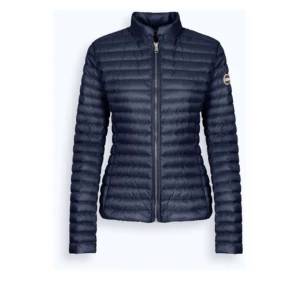 Colmar jacka - Säljer min colmar jacka , lånar bilden jackan är svart men samma modell, den är väldigt sparsam andvänd 💕