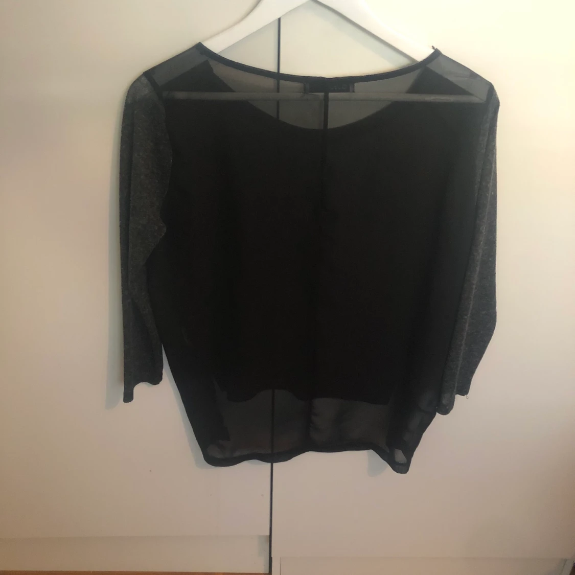 Tröja med transparent rygg  - 90