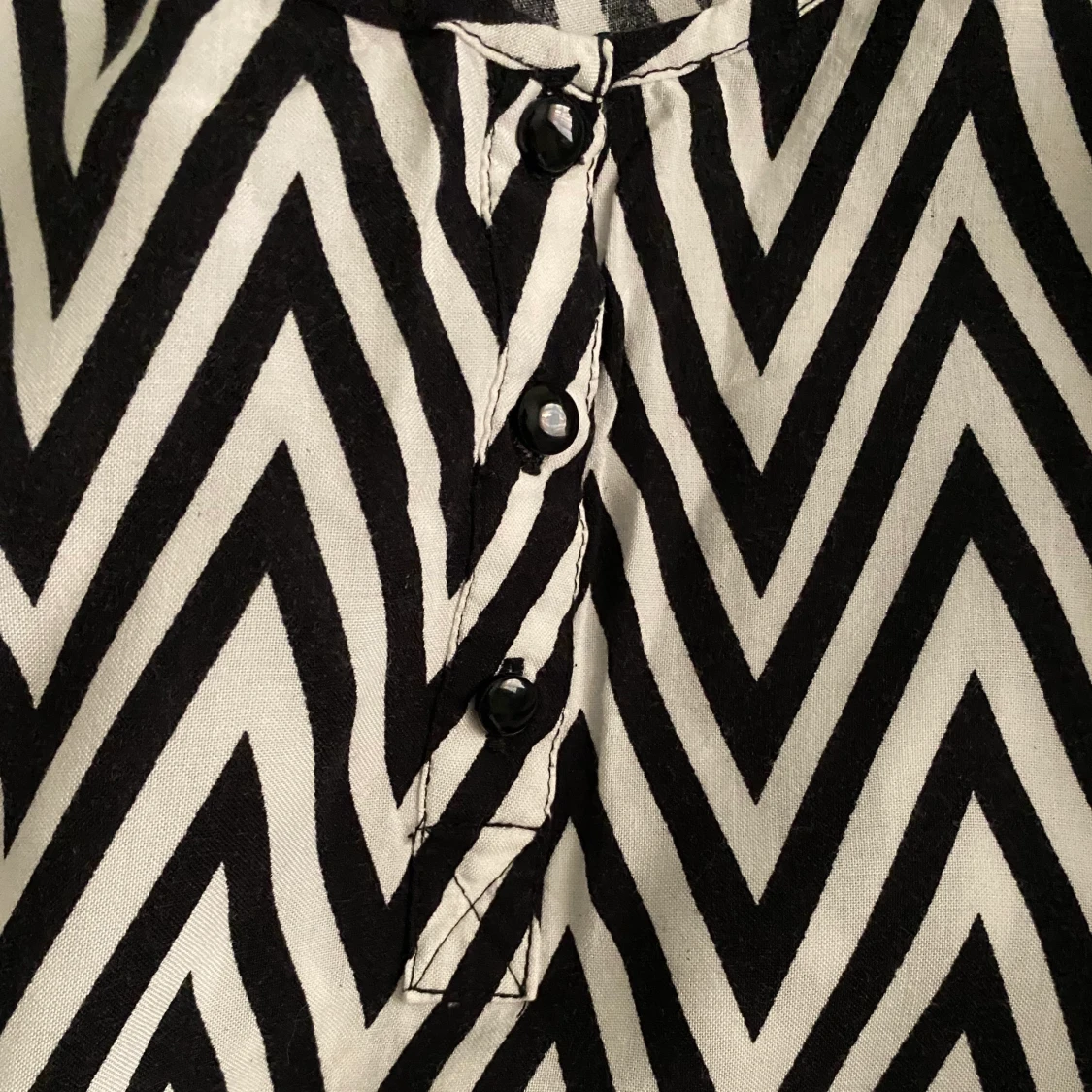 Zigzag top black and white - 91