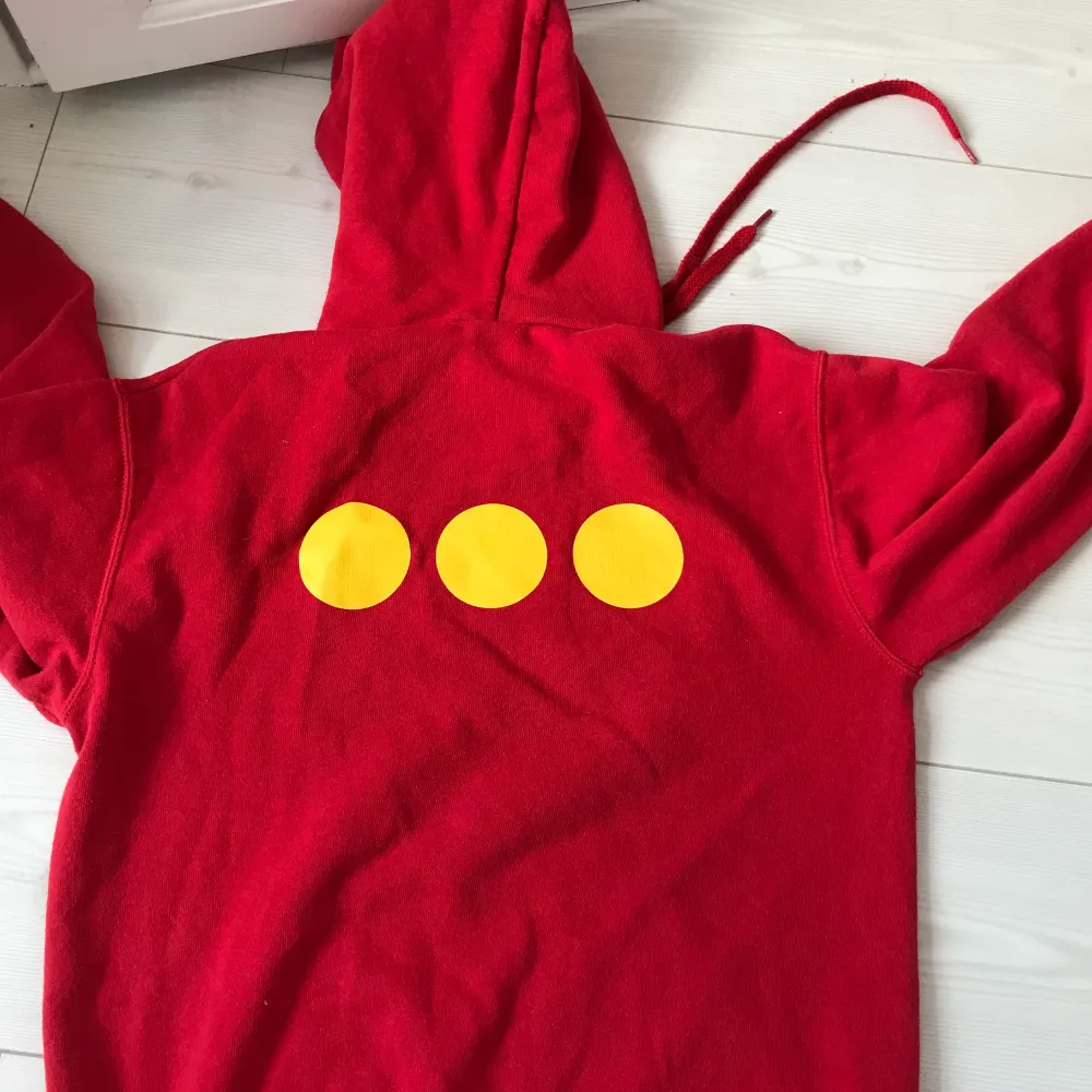 Bevara Christiania hoodie köpt i christiania, kommer tyvärr inte till användning längre. Frakt ej inkl.😋. Hoodies.