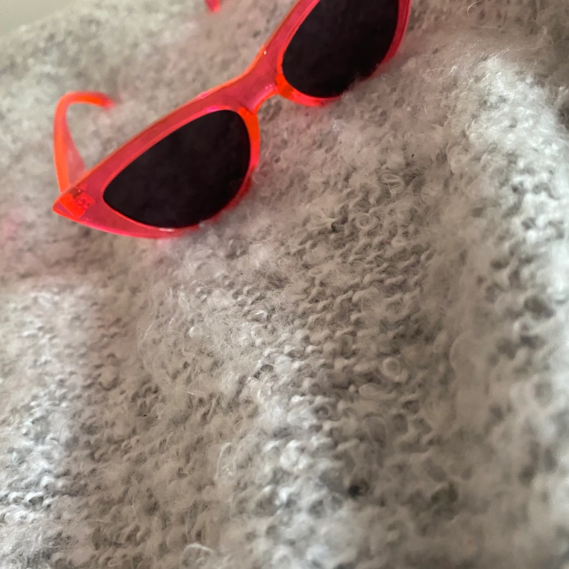 Neon rosa glasögon 25kr - 90