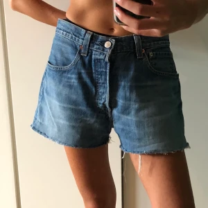 Levisshorts  - Blåa levisshorts 