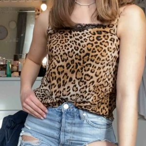  - Jättefint linne från Zara, använt både för fest och vardag✨🥰