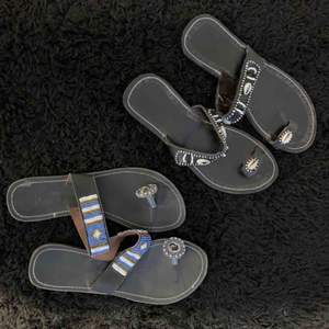 Handgjorda sandaler från Kenya .. 150k st