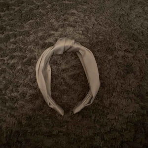  - Ett jätte fint diadem från glitter aldrig använt pg inte min still🌸