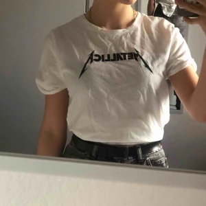  - Metallica-tröja från HM. 💕