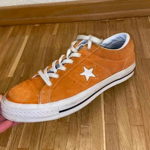  - Converse One Star, i super bra skick!🧡 Skriv om du vill ha fler bilder