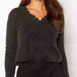  - Söljer lite kläder som är helt nya aldrig använda. går att fraktas