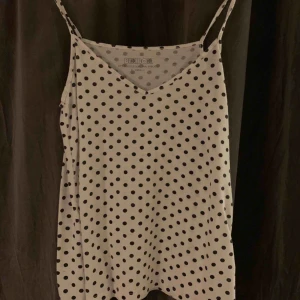  - Säljer detta super söta linnet från bikbok 