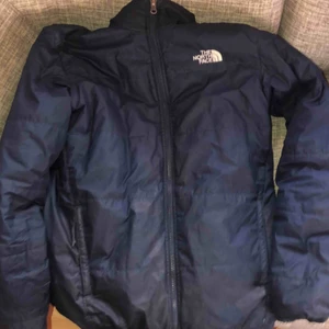  - The northface windbreaker, small  350+frakt bud accepteras