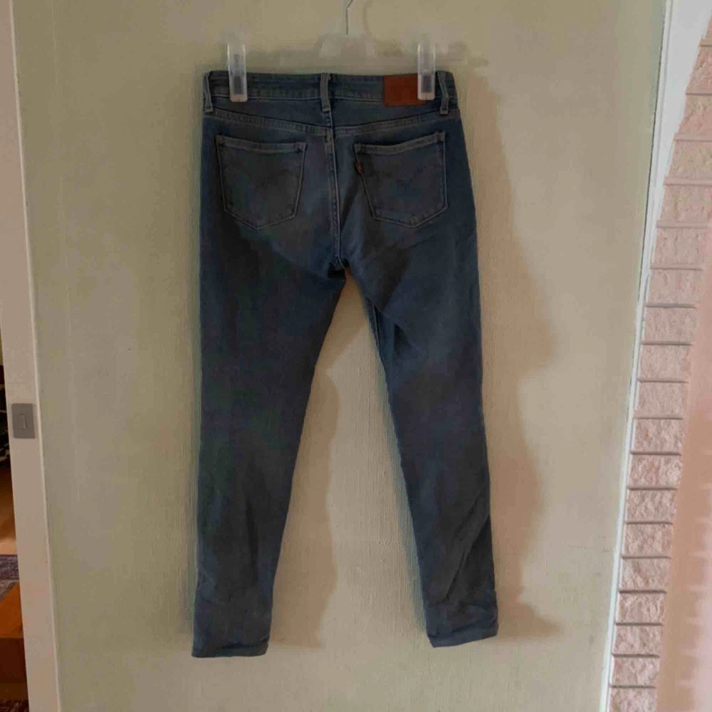 Levis jeans, 711 skinny, bra skick, frakten ingår . Jeans & Byxor.