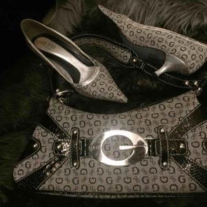  - Micket finn, som ny, äkta, paketpris 