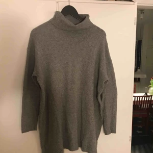  - Oversized Polo från Bik bok. 