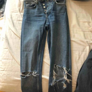  - Jeans från Gina tricot. Använt flitigt. Köparen står för frakten 💕