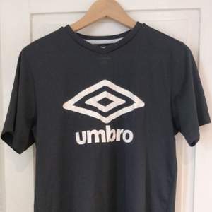 Tränings t-shirt från Umbro (frakt ingår)