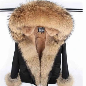  - Säljer min superfina varma parka päls jacka. Den är som nyskick och använd 2 månader.  Kan även tänkas byta mot en annan jacka.