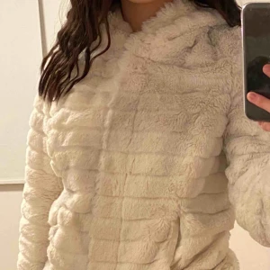  - jättemysig fluffig jacka💖