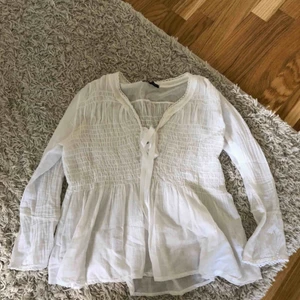 Blus  - Söt blus från Tessie! Frakt tillkommer. 