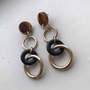  - Från H&M. Möts i Stockholm eller skickar. Köparen står för frakt🌸