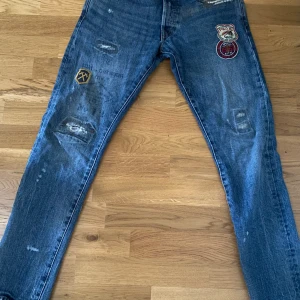 Ralph lauren jeans str 30:32 - Säljer mina gamla Ralph lauren jeans som är köpte på NK för 1900kr för ca 7 månader sen. Nästan oanvända 