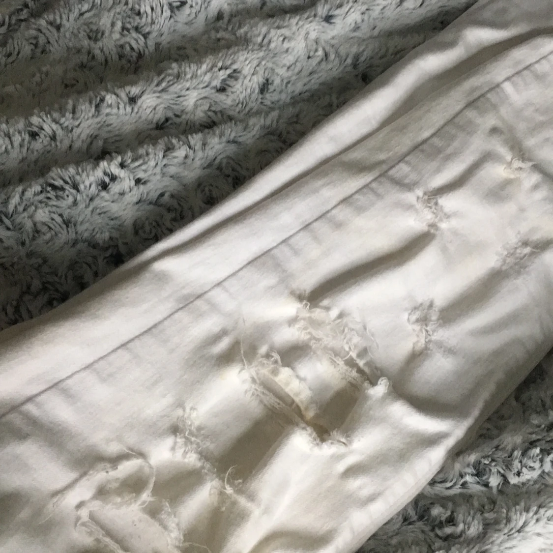 Vita slitna jeans  - 90