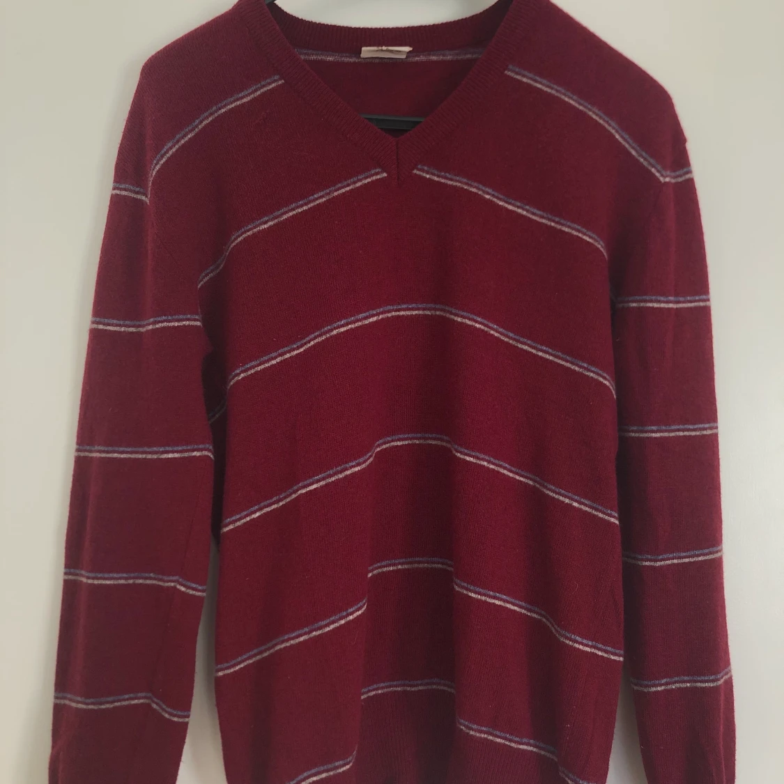 Vinröd tröja  - 90