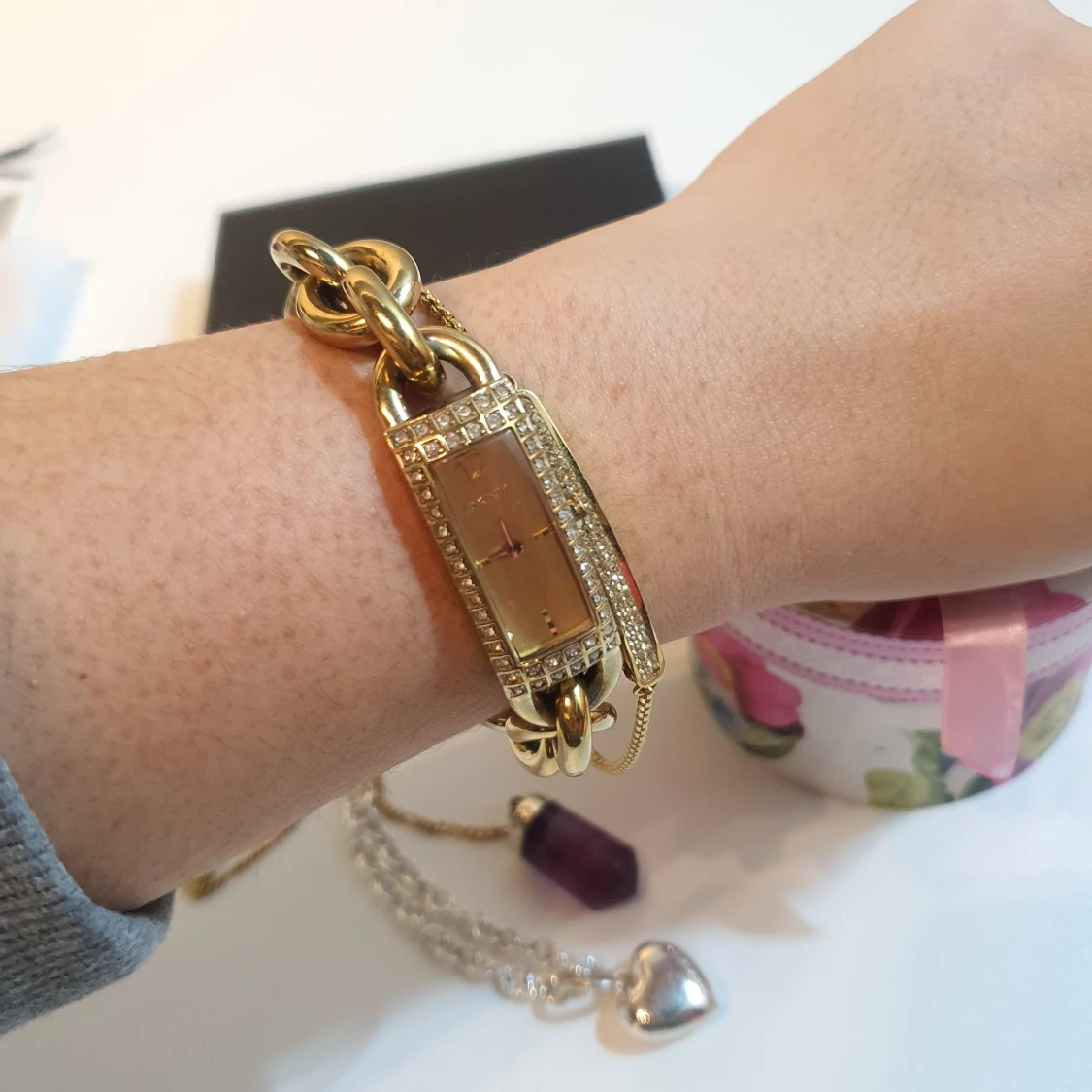 DKNY vintage klocka - 90