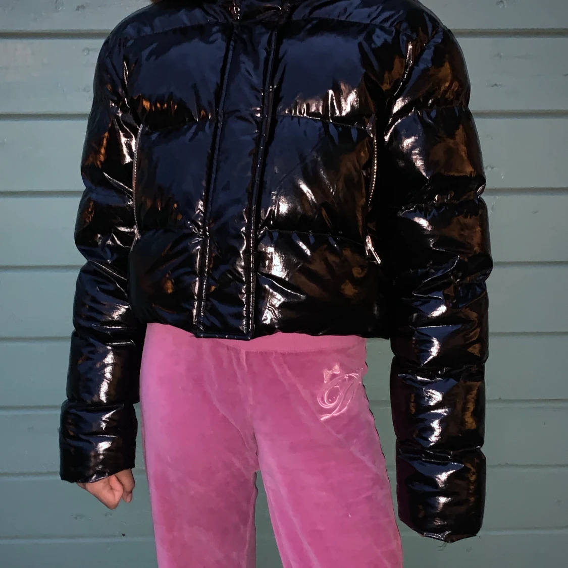 Svart glansig jacka- Storlek 38 - 90