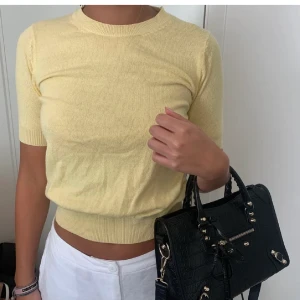 Trekvarts tröja  - Så fin t-shirt som aldrig är använd, passar en XS-M