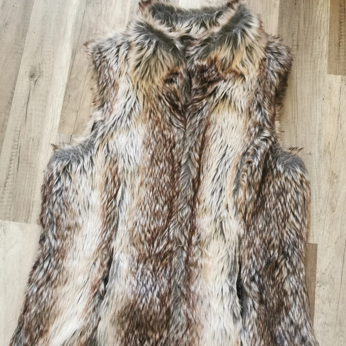 Pälsväst från ONLY Strl M  - 90