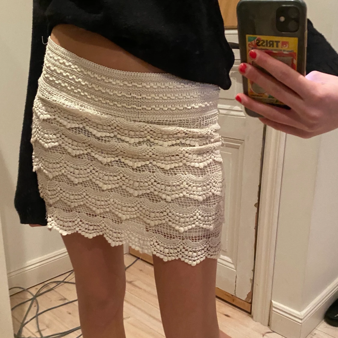 Vit kjol med volang - 90