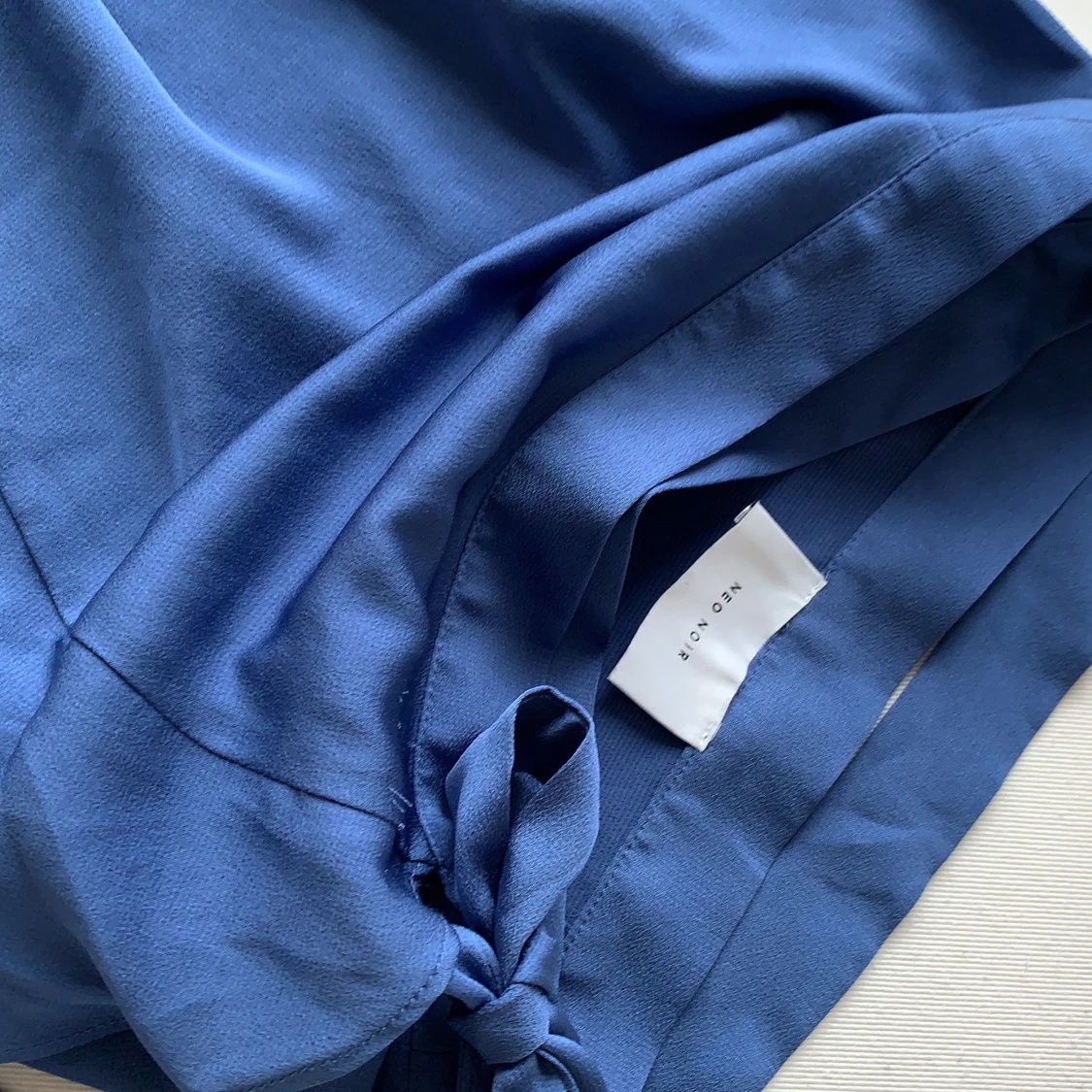 Neo noir omlottkjol - 90