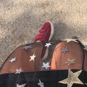 Manchester skor - Skor med kardborreband strl 38💕 väl använda därav finns slitage, går att få mycket renare!🌸