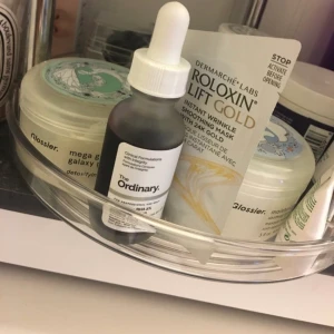 Ansiktsmask  - Säljer denna ansiktsmask för ja har en till❤️ helt oanvänd, detta är ej min bild ☺️ hör av er om ni har några frågor 